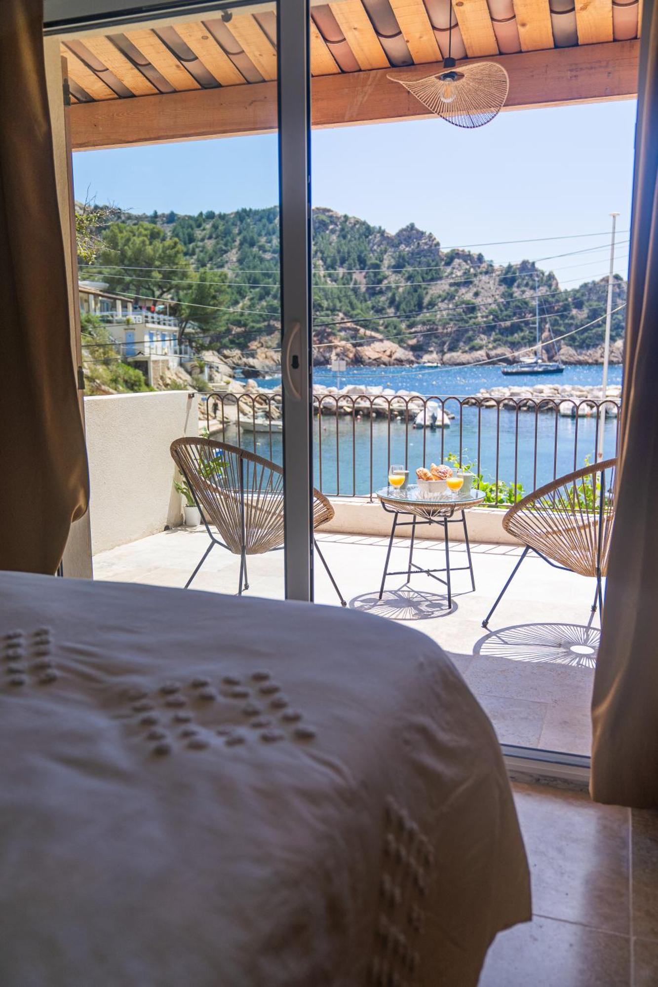 Вилла Le Cabanon - Les Pieds Dans L'Eau - Calanques - Wifi Ансюэс-ла-Редон Номер фото