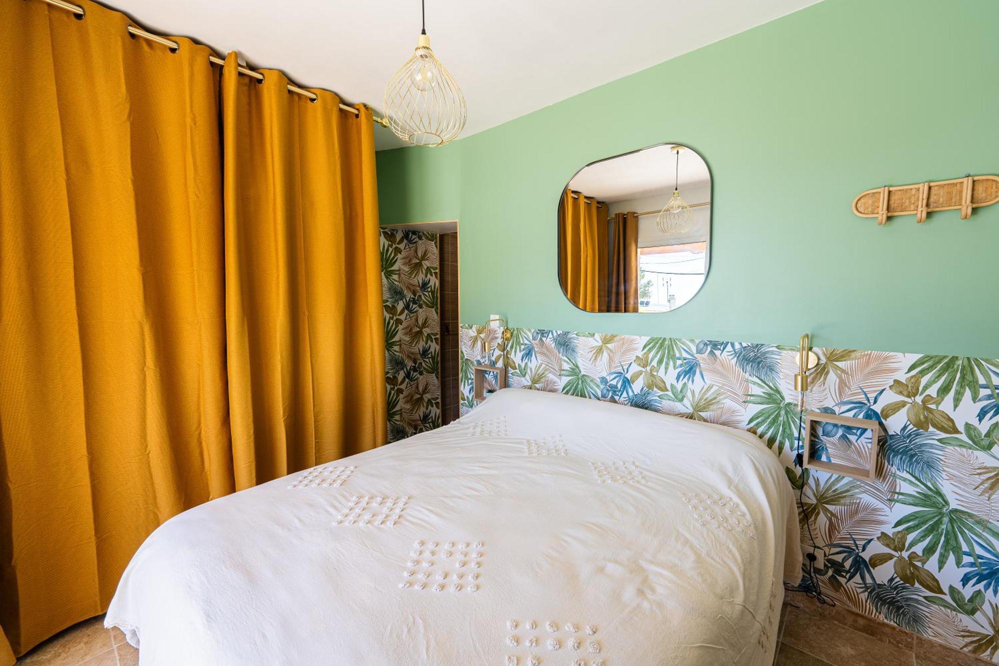 Вилла Le Cabanon - Les Pieds Dans L'Eau - Calanques - Wifi Ансюэс-ла-Редон Номер фото